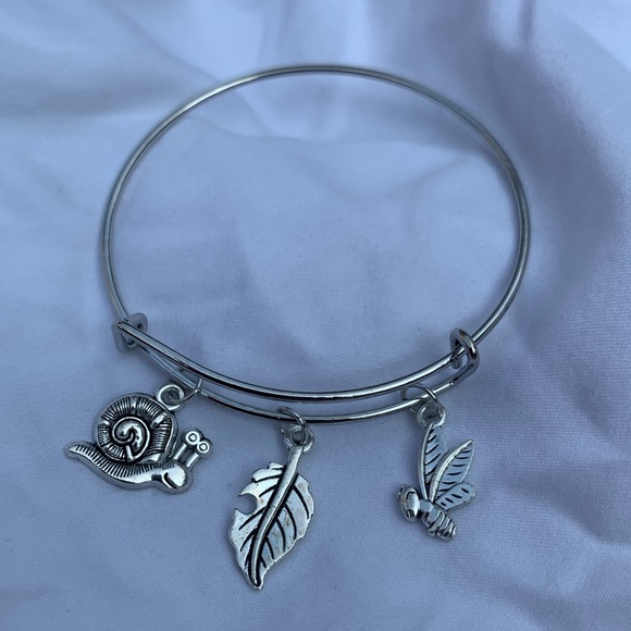 Brand New! Handmade! Adjustable Charm Bangle Bracelet! - Picture 3 of 4